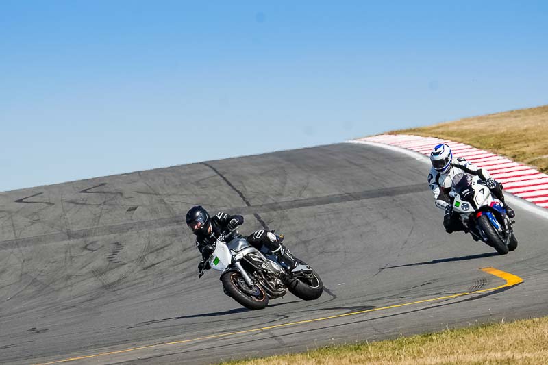 donington no limits trackday;donington park photographs;donington trackday photographs;no limits trackdays;peter wileman photography;trackday digital images;trackday photos